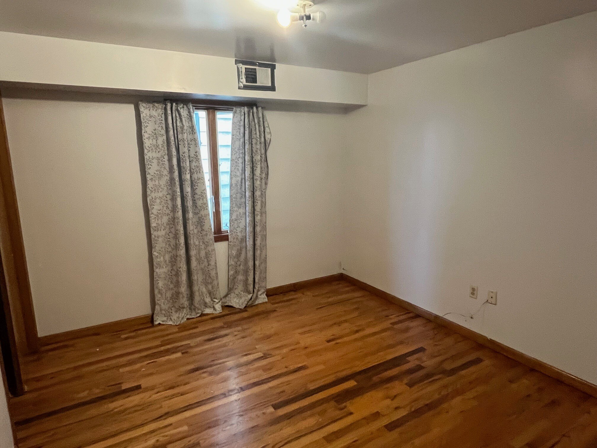 Building Photo - 64 Rome St