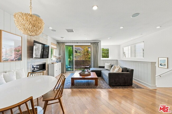 Building Photo - 12876 S Seaglass Cir