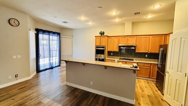 Building Photo - 917 Coldwater Falls Way