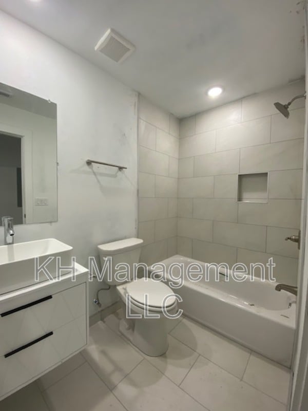 Building Photo - 3932-36 Mt Vernon St