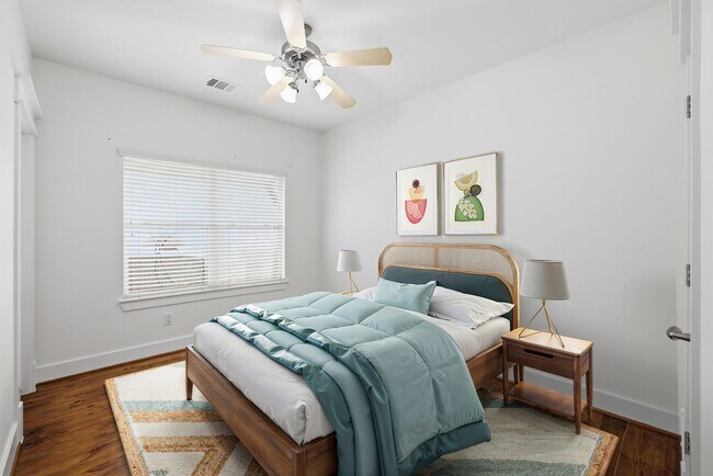 Building Photo - 2214 Radcliffe St