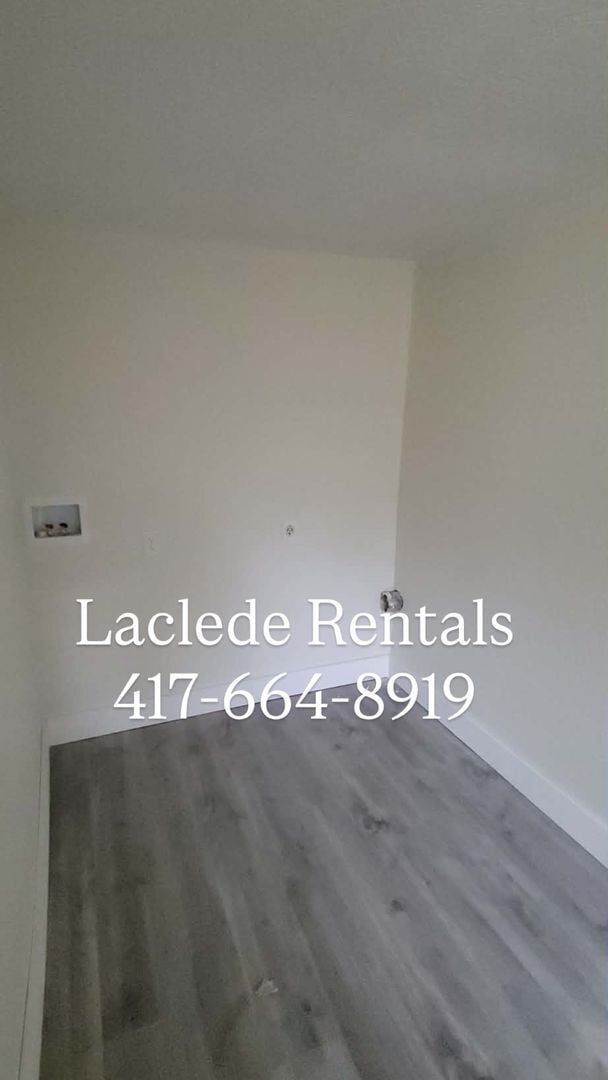 Building Photo - 2 Bedroom 1 Bathroom house