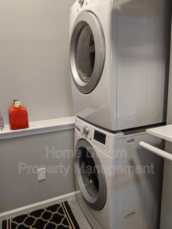 Building Photo - 1401 Bragg Rd