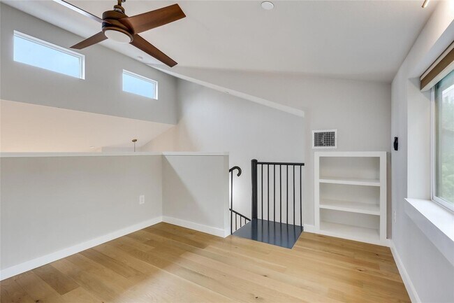 Building Photo - 913 Duncan Ln