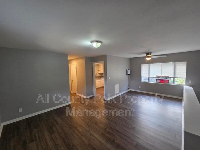 Building Photo - 936 E Lime St