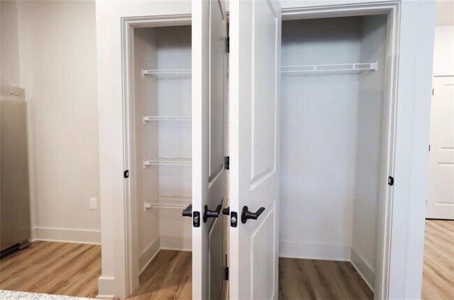 Building Photo - 300 Hwy 81