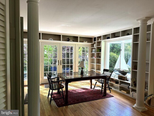 Building Photo - 623 Sean Dr