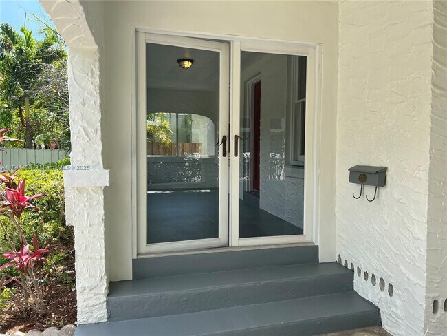 Building Photo - 1624 SW 11th Terrace