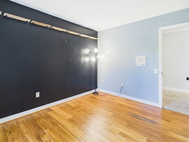 Building Photo - 6118 Walnut Landing Way