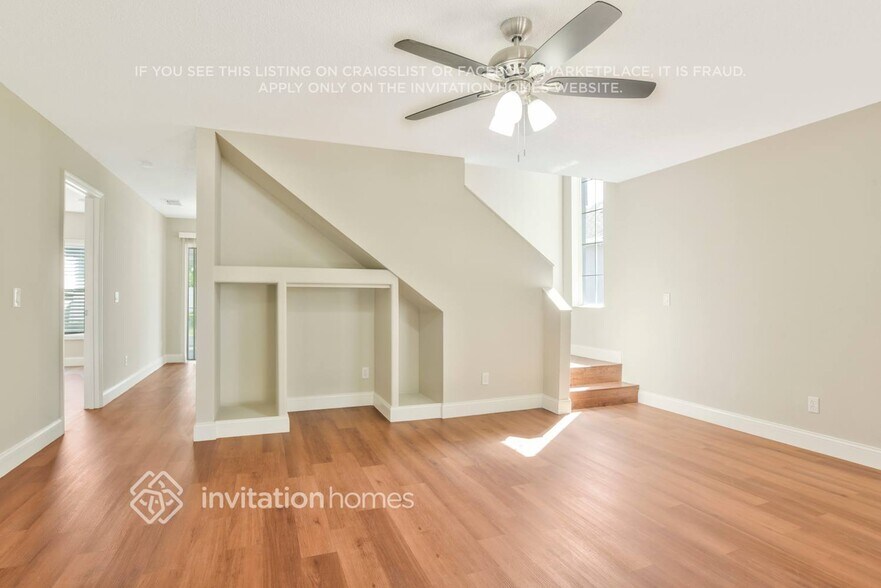 Building Photo - 2218 Santa Lucia St