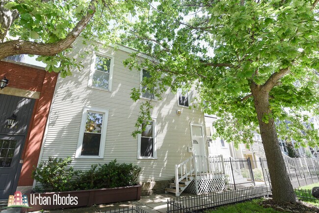 Building Photo - 1844 W Henderson St