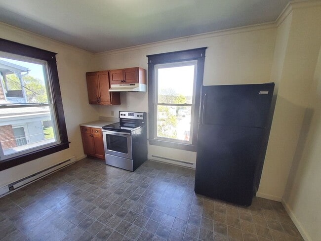 Building Photo - 2nd St 215-217 N