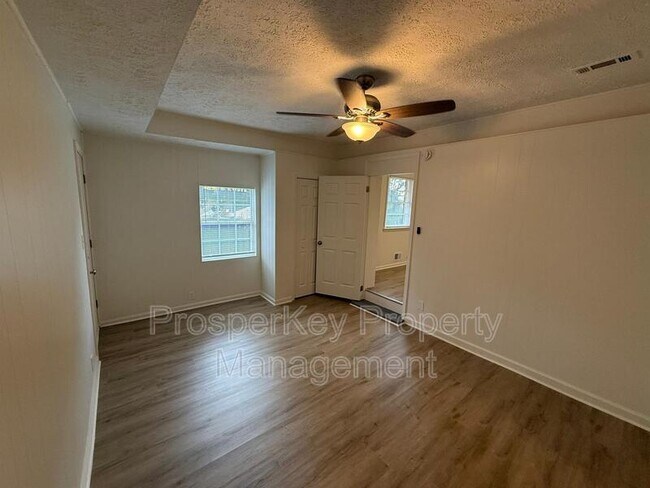 Building Photo - 379 Utoy Cir SW