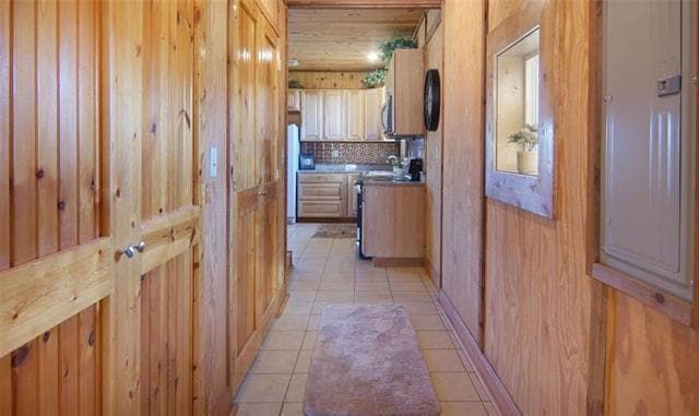 Building Photo - 504 Doe Ln