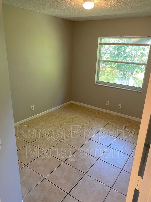 Building Photo - 11429 NW 35th St