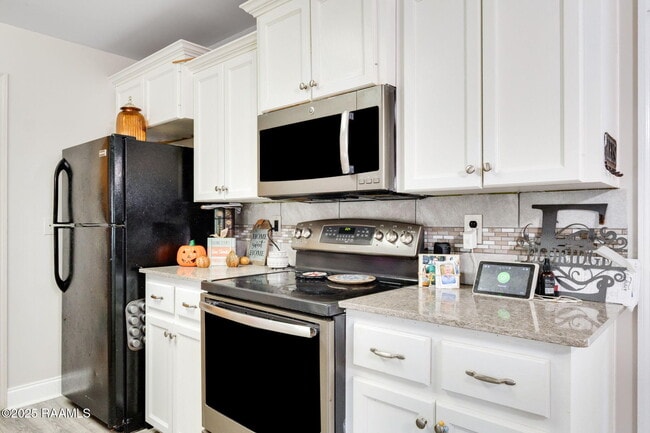 Building Photo - 1064 Oleus Champagne Rd
