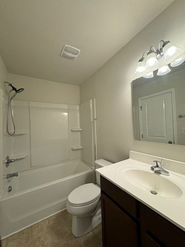 Building Photo - Newly Renovated 3BR Townhome with Private Patio in Fort Mill