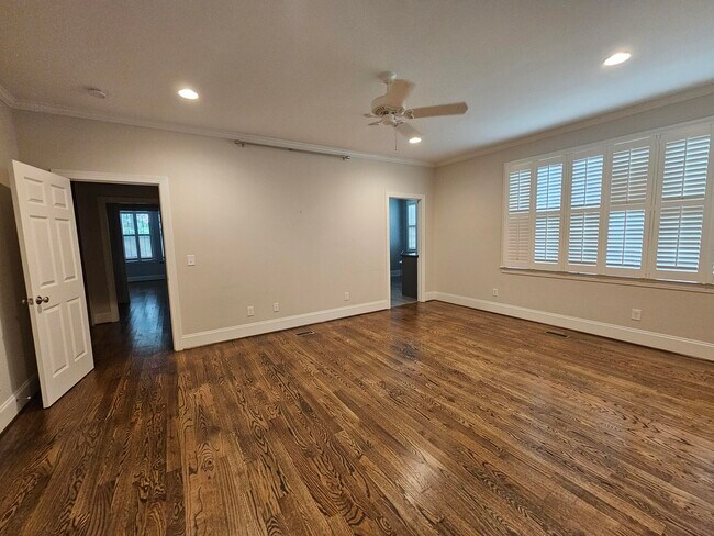 Building Photo - 1290 Tivoli Rd