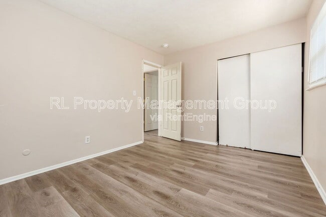 Building Photo - 1495 Yates Dr