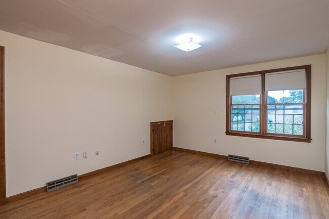 Building Photo - 78 Melwood Ave