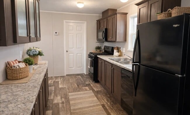 Building Photo - 417 Chevalier Dr