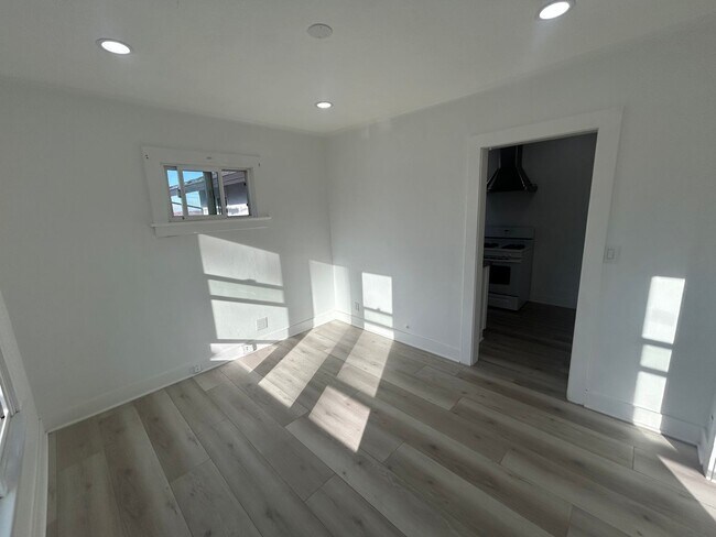 Building Photo - 217 N Bel Aire Dr