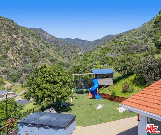 Building Photo - 30606 La Sonora Dr