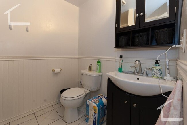 Building Photo - 56 Egmont St