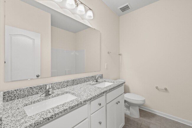 Building Photo - 3 Bedroom Home in Belmont!
