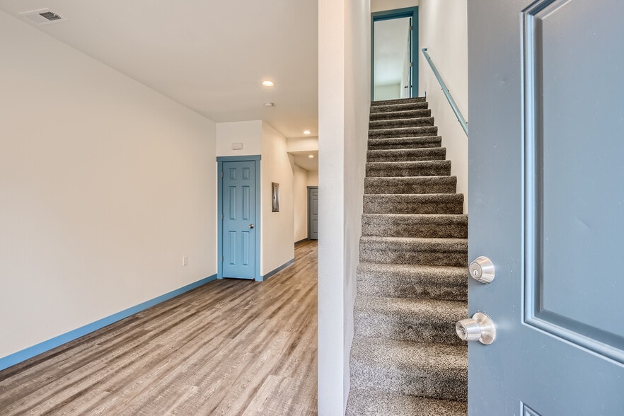 Front Door Entrance - 4783 NE 108th Ave