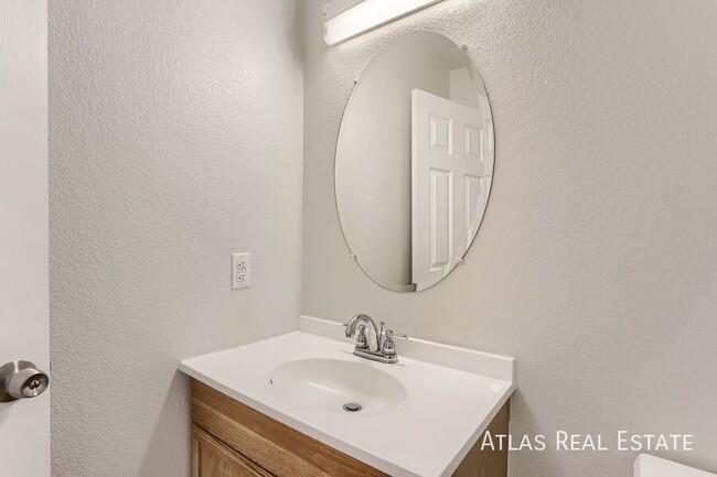 Building Photo - 1733 Millstream Way