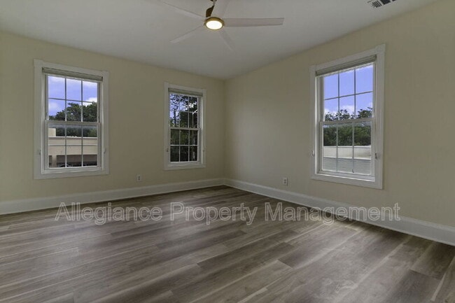 Building Photo - 1506 B Mt Vernon Ave