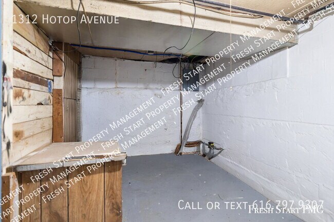 Building Photo - 1312 Hotop Ave