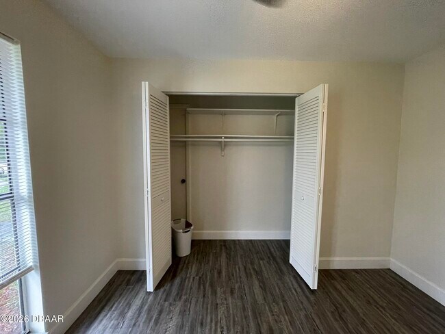 Building Photo - 90 Hickory Hills Cir