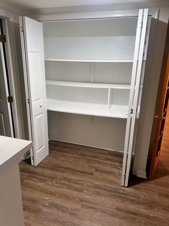 Building Photo - 5602 Hawthorne St