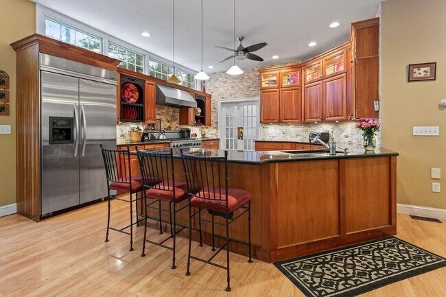 Building Photo - 20 Carol Rd