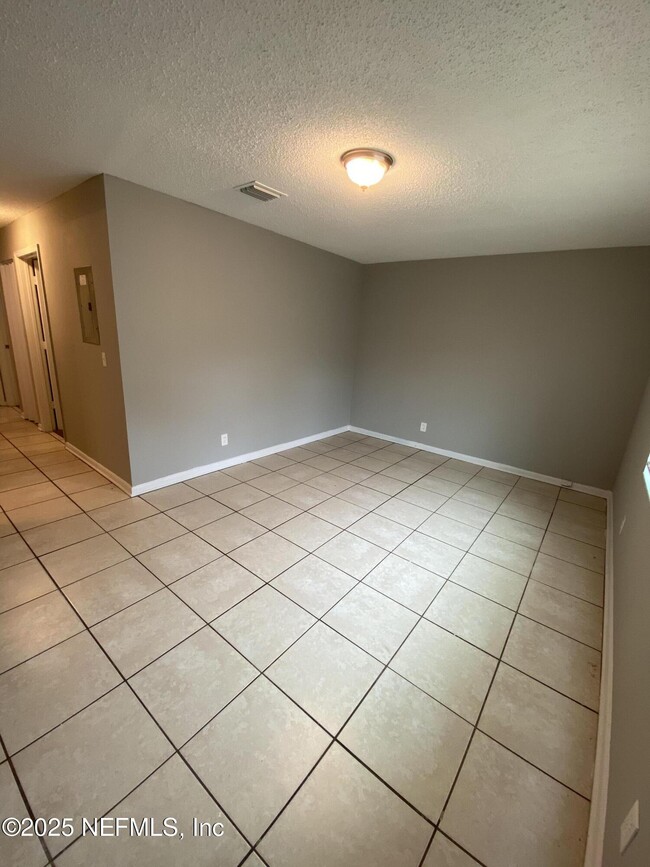 Building Photo - 9443 Sibbald Rd