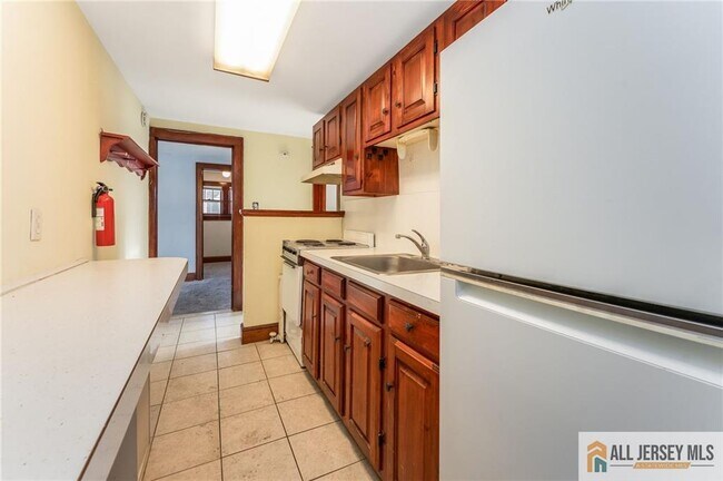 Building Photo - 39 S Lincoln Ave