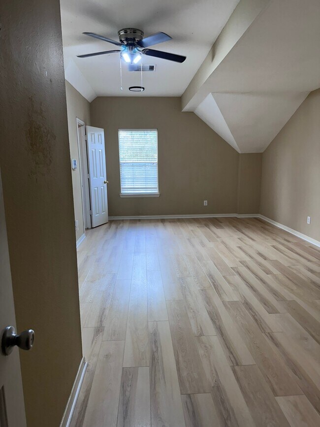 Building Photo - 14420 Walters Rd