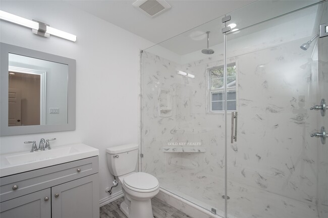 Building Photo - 218 Ishmeal St