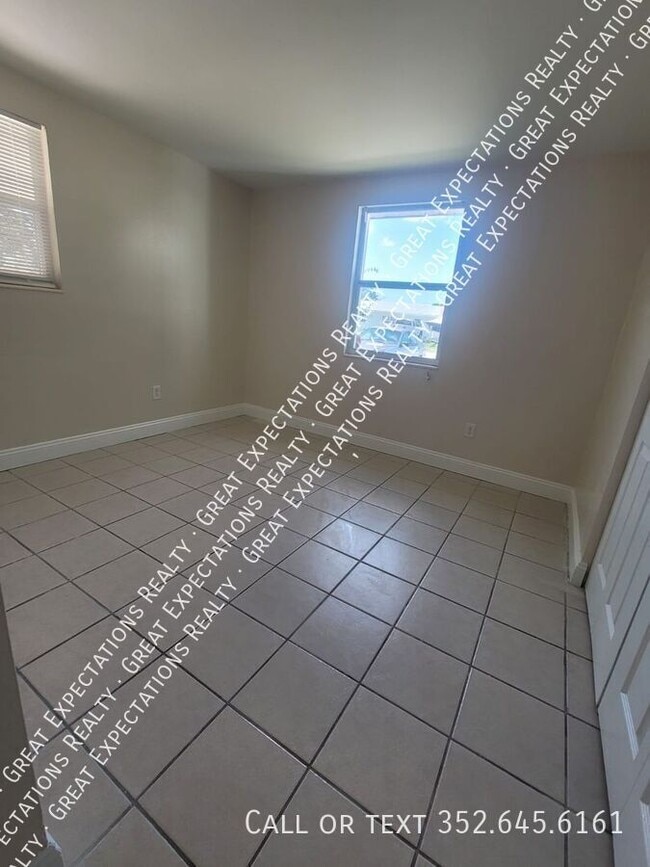 Building Photo - 14721 SW 35th Terrace Rd