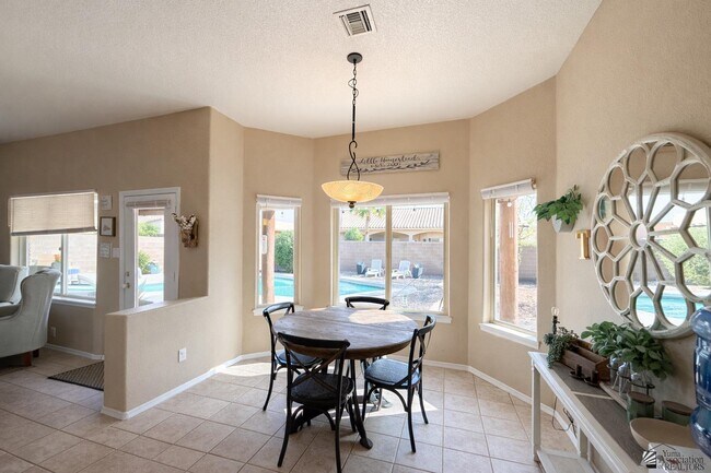 Building Photo - 10745 E 38th Ln