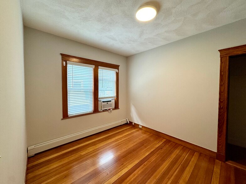 Building Photo - 29 Frederick Ave