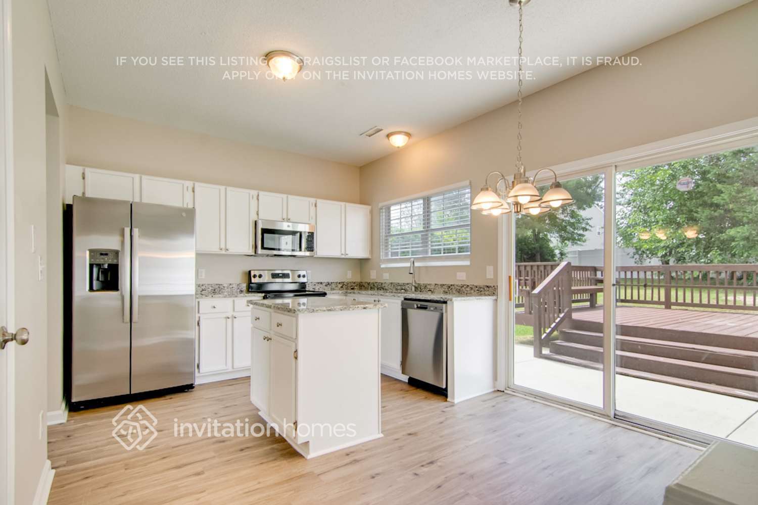 Building Photo - 3004 Riverbrooke Dr