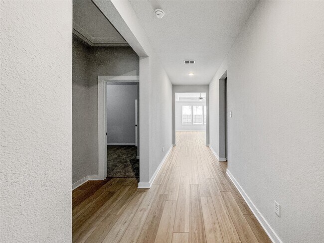 Building Photo - 7511 Bristlegrass Colony Ct