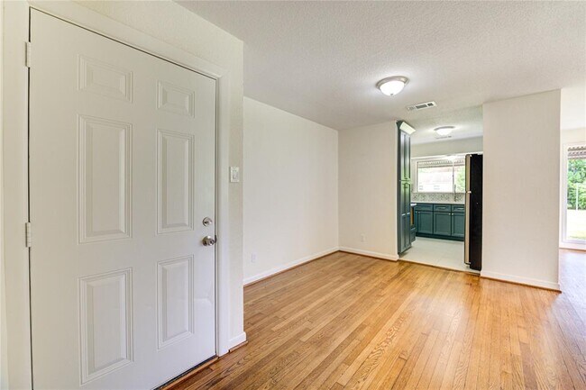 Building Photo - 10111 Fonville Dr