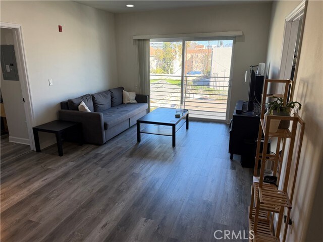 Building Photo - 2311 W 10th St