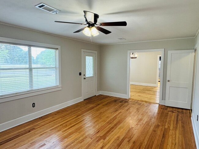 Building Photo - Paradise in Tallassee