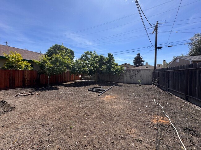 Building Photo - 21 Orange Dr