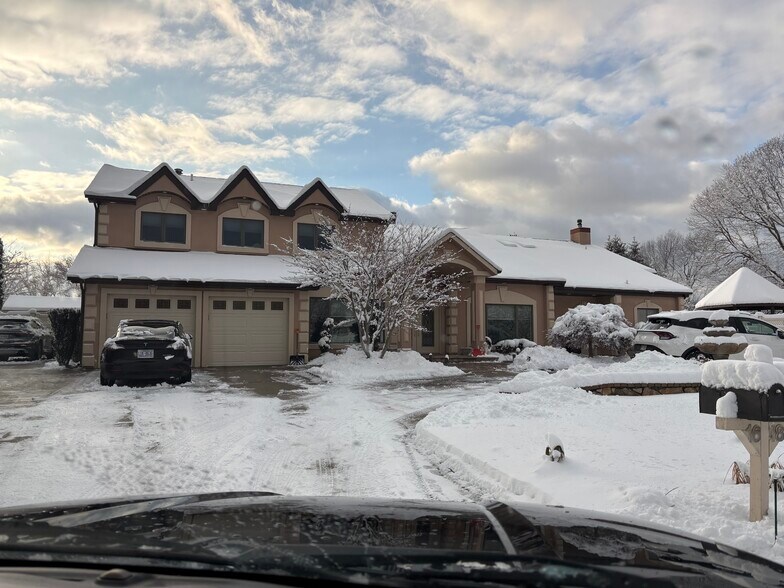 Building Photo - 16 Eastwood Pl